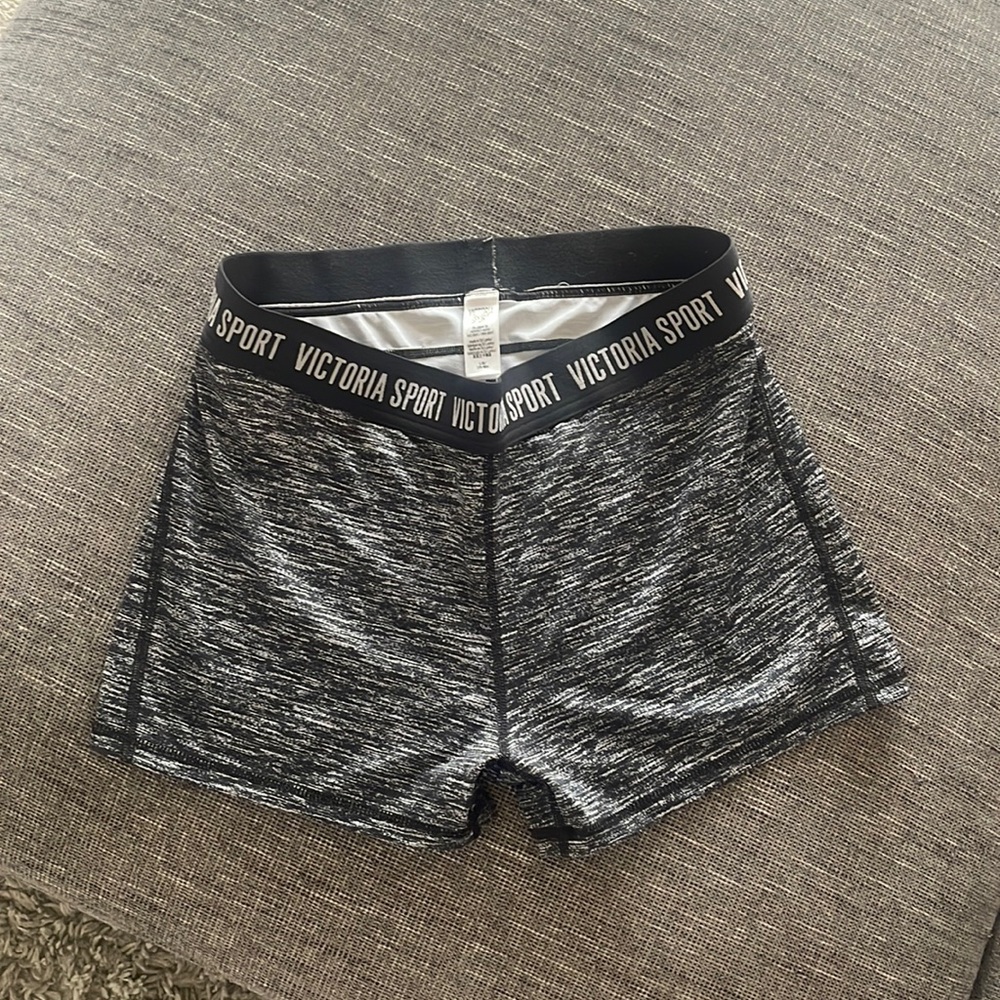 Victoria Sport hot short size large women’s logo waistband